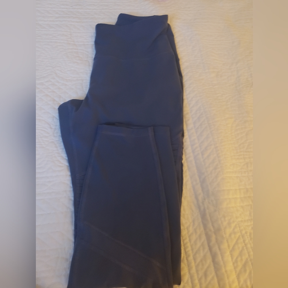 Athletic pants